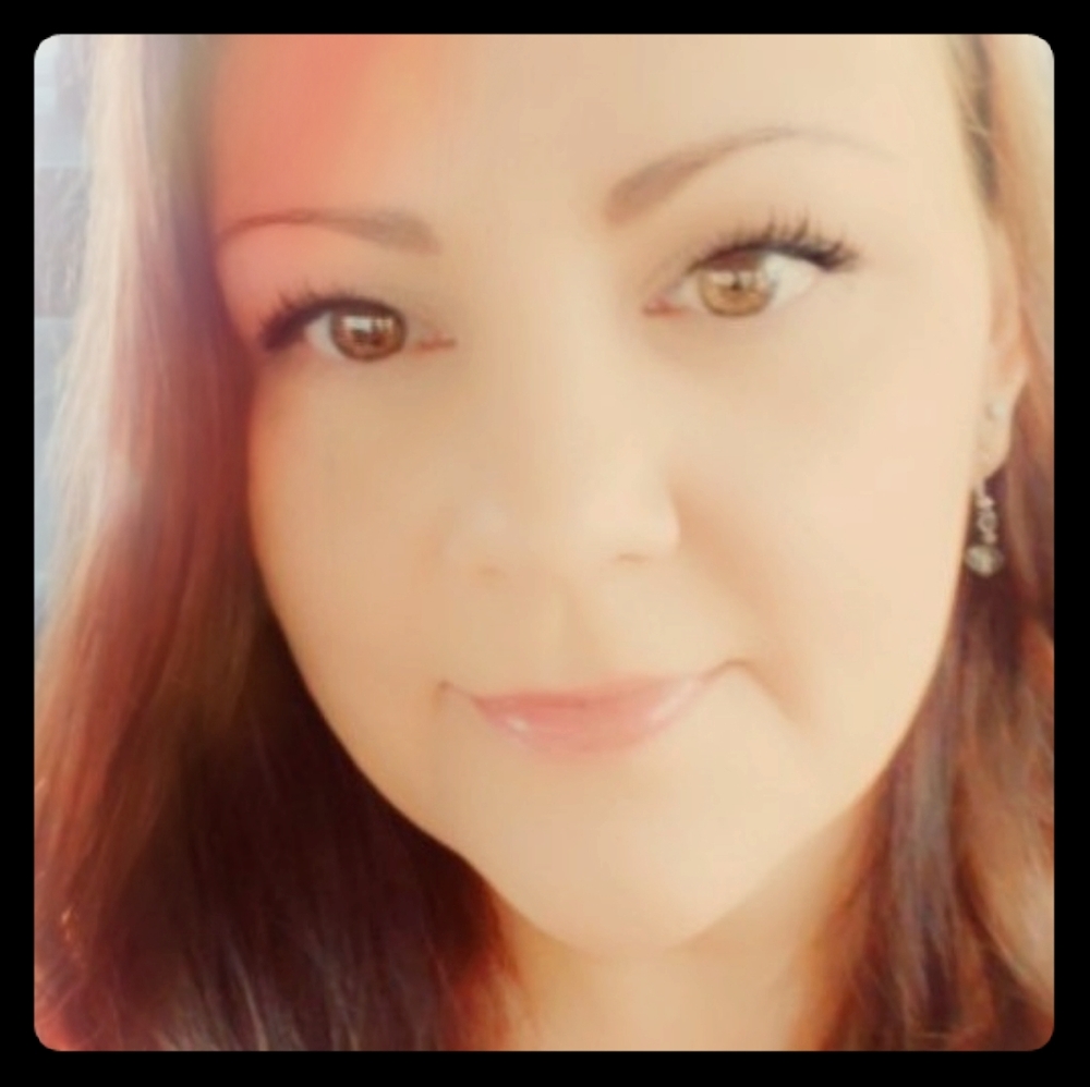 Meet your Posher, Elisa